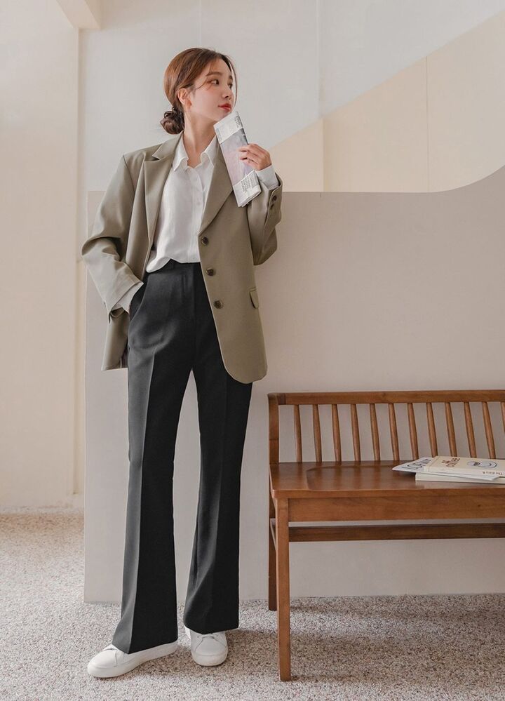 Đi làm đi chơi đều tiện nhờ bản phối từ áo vest, blazer thu đông - Ảnh 5. Đi làm đi chơi đều tiện nhờ bản phối từ áo vest, blazer thu đông - Ảnh 5.