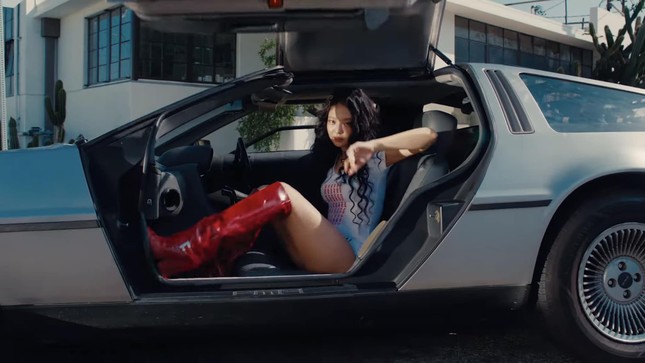 Jennie (BlackPink) diện váy xuyên thấu - Ảnh 3. Jennie (BlackPink) diện váy xuyên thấu - Ảnh 3.