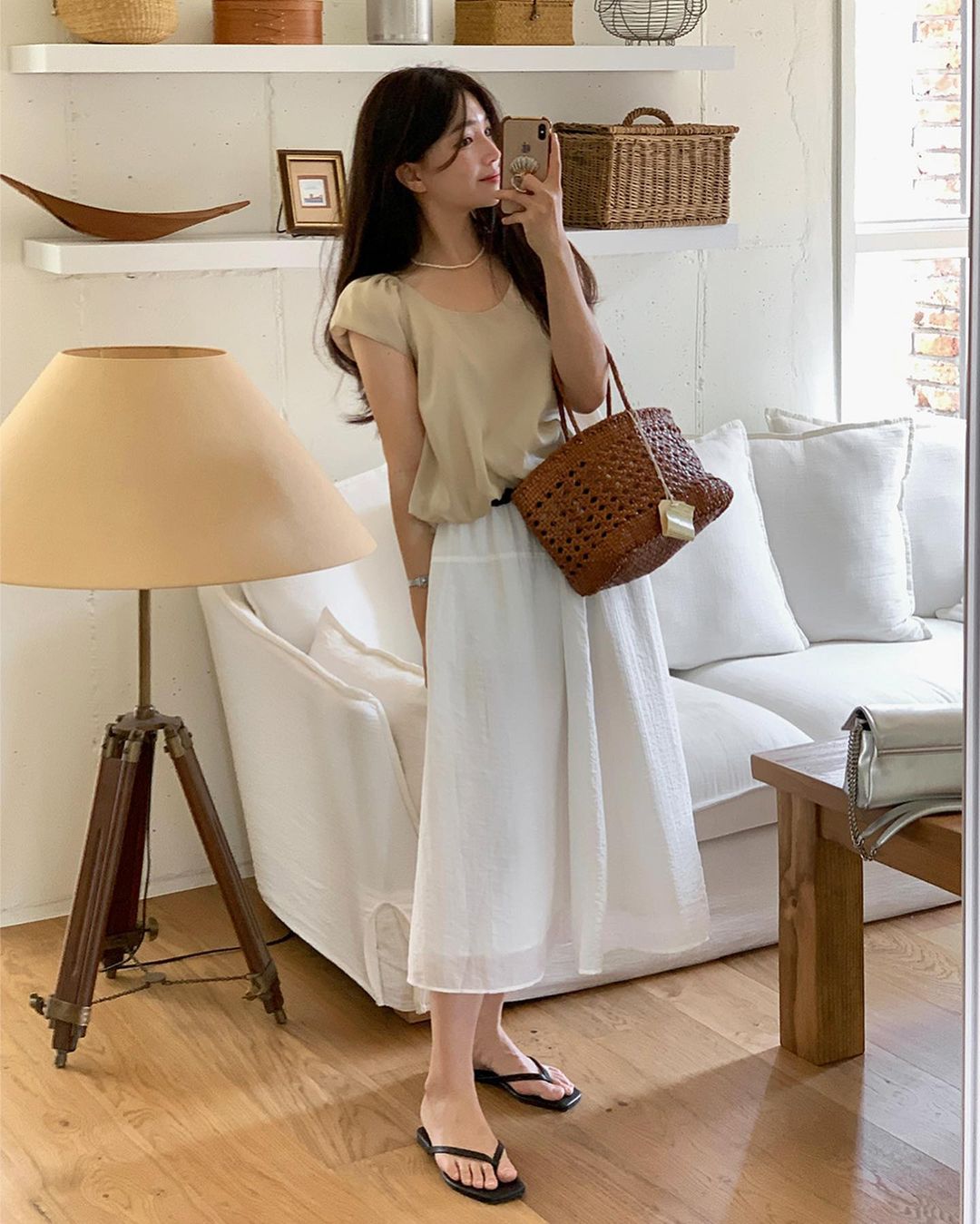 5 công thức diện đẹp dép tông trong ngày mưa gió- Ảnh 6. 5 công thức diện đẹp dép tông trong ngày mưa gió- Ảnh 6.