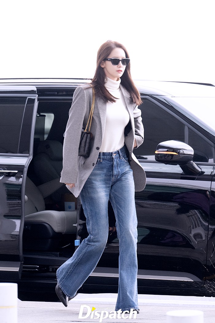 Phong cách của Yoona thăng hạng mạnh mẽ nhờ chăm diện quần ống rộng, đây cũng là món quà lý tưởng tặng nàng - Ảnh 5. Phong cách của Yoona thăng hạng mạnh mẽ nhờ chăm diện quần ống rộng, đây cũng là món quà lý tưởng tặng nàng - Ảnh 5.