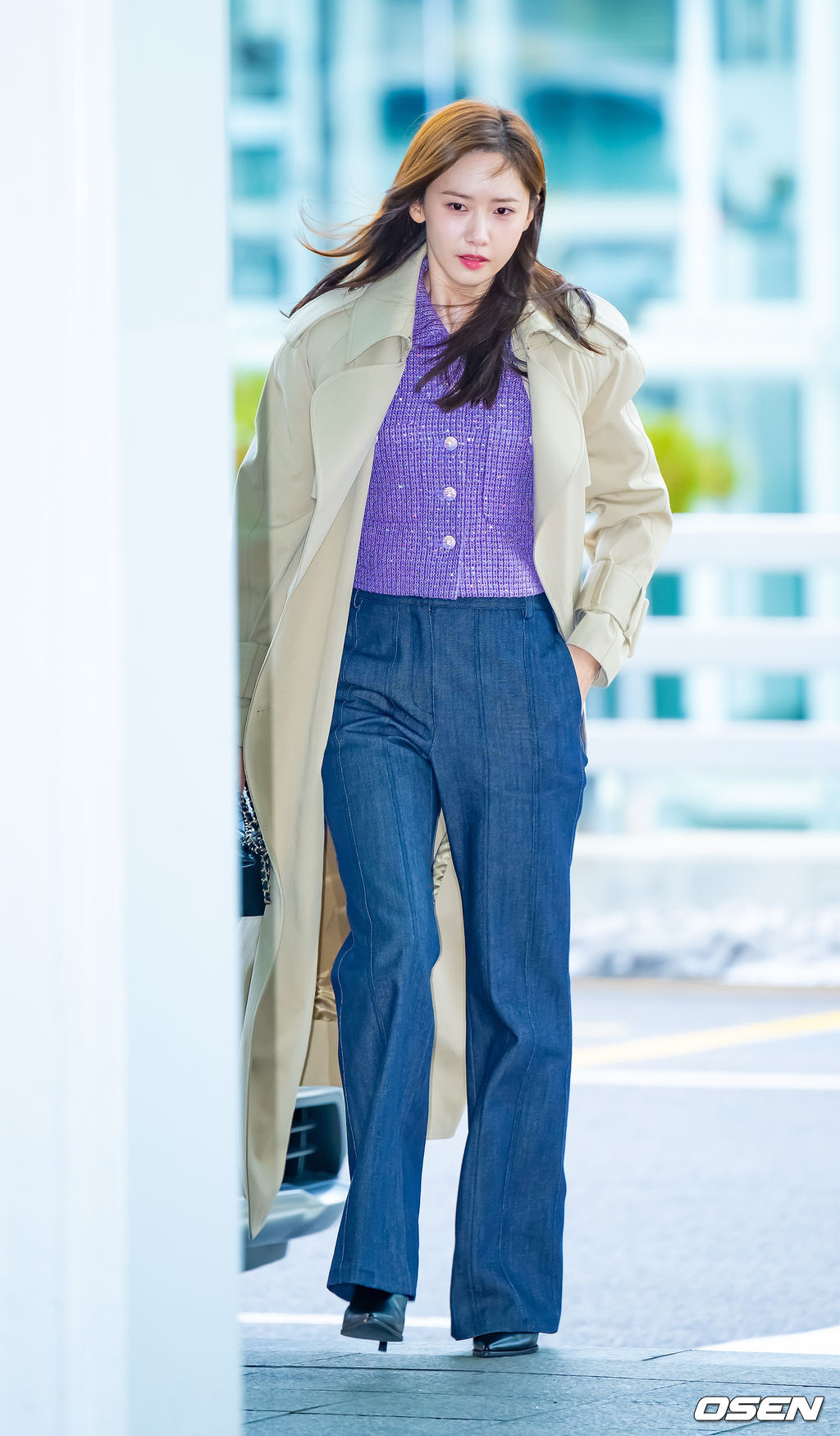 Phong cách của Yoona thăng hạng mạnh mẽ nhờ chăm diện quần ống rộng, đây cũng là món quà lý tưởng tặng nàng - Ảnh 4. Phong cách của Yoona thăng hạng mạnh mẽ nhờ chăm diện quần ống rộng, đây cũng là món quà lý tưởng tặng nàng - Ảnh 4.